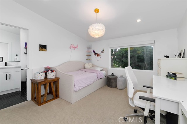 2111 Vista Entrada, Newport Beach CA: https://media.crmls.org/medias/7a17a9e9-3243-46f2-b96f-339b0dca3add.jpg
