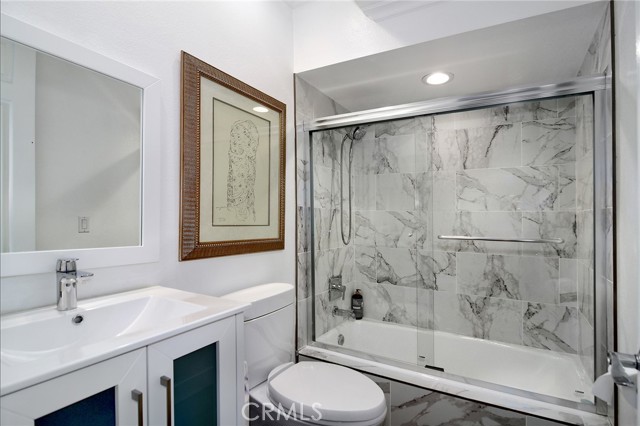 Detail Gallery Image 23 of 26 For 17711 Margate St #7,  Encino,  CA 91316 - 2 Beds | 3 Baths