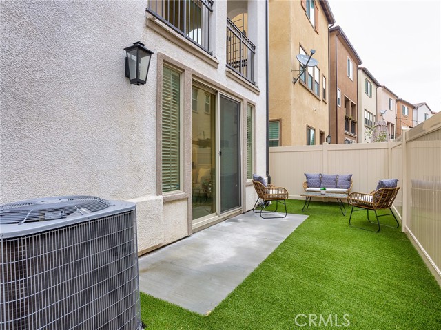 Detail Gallery Image 37 of 53 For 11238 N Mission Heights Dr, –,  CA 91345 - 3 Beds | 3 Baths