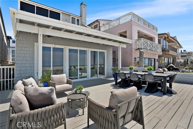 Detail Gallery Image 39 of 48 For 7008 W Oceanfront, Newport Beach,  CA 92663 - 5 Beds | 3/1 Baths