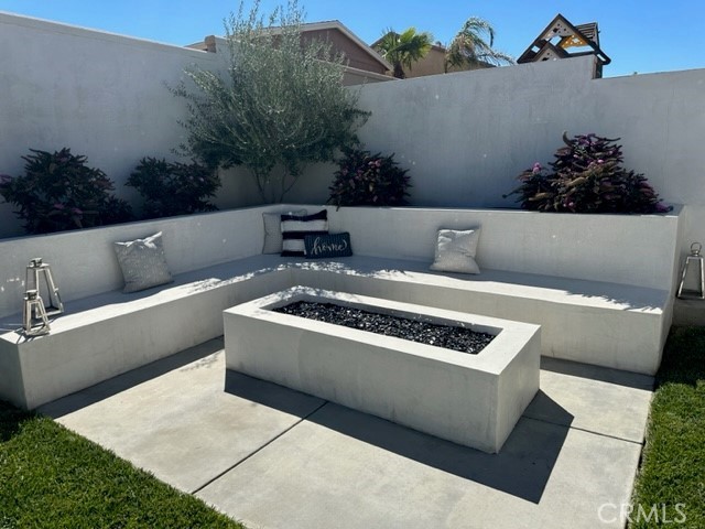 Cutom fire pit with built-in seating