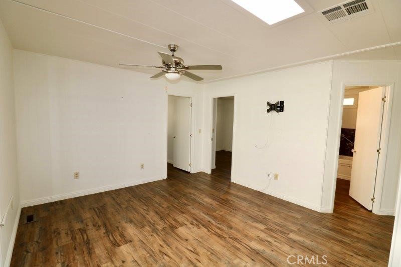 MLS #OC25237648 image #21