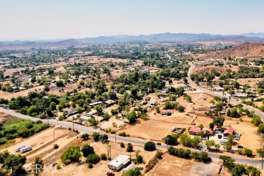 20221 Telford Avenue, Perris CA: https://media.crmls.org/medias/7a1abc18-3848-4a8d-aa47-f09d13046ad3.jpg