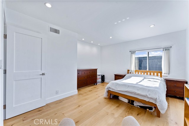 400 17th Street, Manhattan Beach, California 90266, 4 Bedrooms Bedrooms, ,2 BathroomsBathrooms,Residential,For Sale,17th,PW24197344