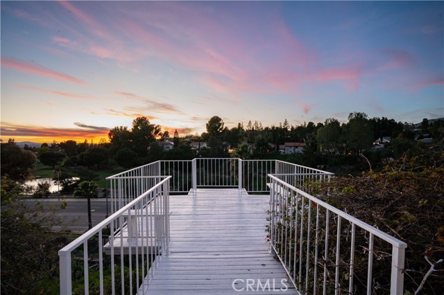 Detail Gallery Image 2 of 43 For 11357 Yolanda Ave, Porter Ranch,  CA 91326 - 5 Beds | 3 Baths