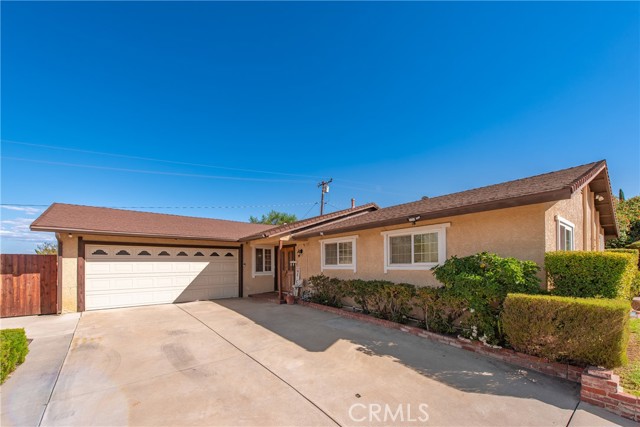 856 Moffatt Circle photo 2