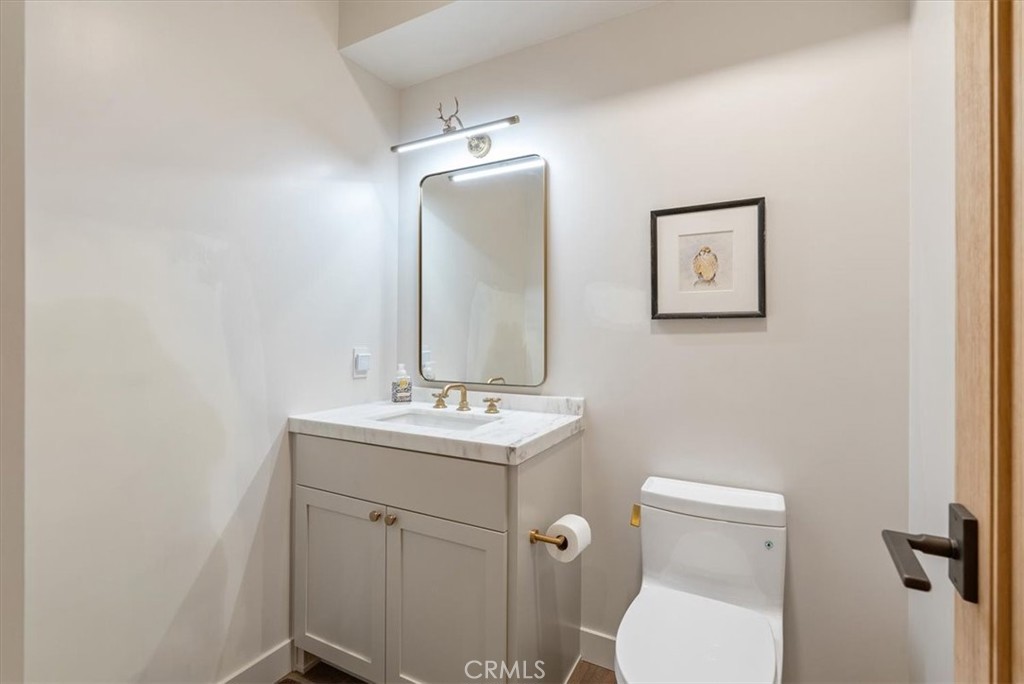 https://media.crmls.org/medias/7a1e12c3-3806-411c-aaac-92f6ebdba609.jpg?preset=X-Large