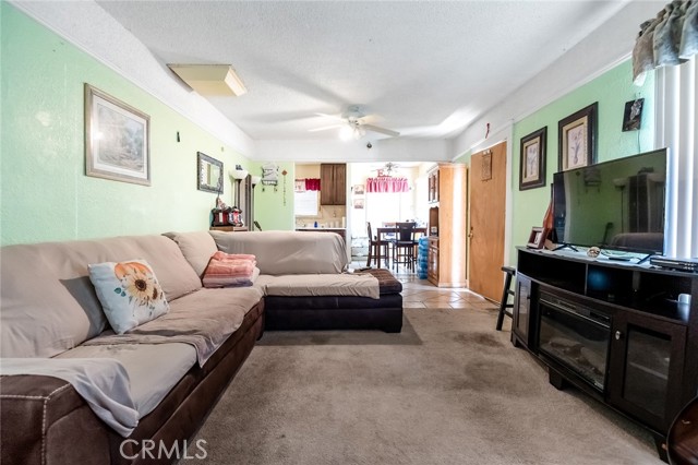 Detail Gallery Image 5 of 12 For 414 W Cameron, Hanford,  CA 93230 - 2 Beds | 1 Baths