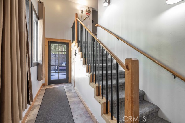 893 Silver Tip Drive, Big Bear CA: https://media.crmls.org/medias/7a1ef3fd-9d4b-4388-9dff-98e3f7795dd1.jpg