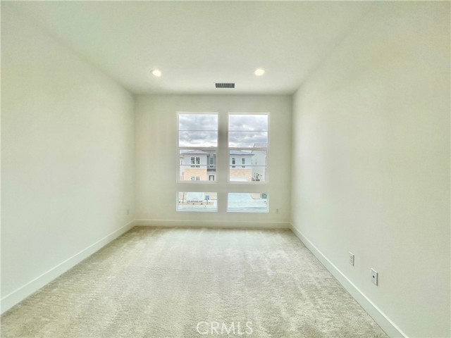 Detail Gallery Image 28 of 40 For 27533 Elderberry Dr, Valencia,  CA 91381 - 5 Beds | 5/1 Baths