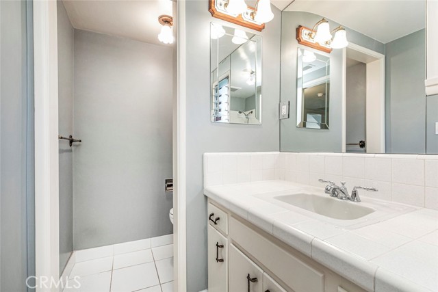 1558 Hillcrest Avenue, Glendale CA: https://media.crmls.org/medias/7a1f7961-2c9f-43e8-87a1-002b4243f235.jpg