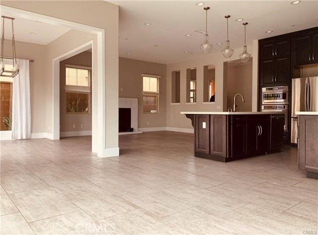 Detail Gallery Image 5 of 9 For 57 Stanza, Irvine,  CA 92620 - 4 Beds | 4 Baths