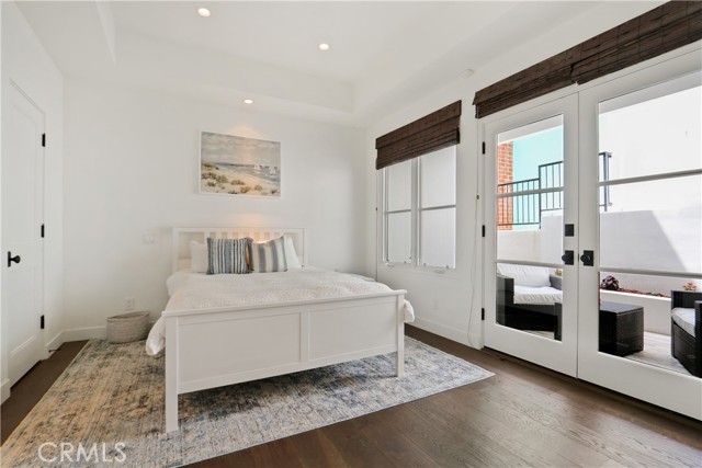 2215 Bayview Drive, Manhattan Beach, California 90266, 4 Bedrooms Bedrooms, ,3 BathroomsBathrooms,Residential,Sold,Bayview,SB21154345