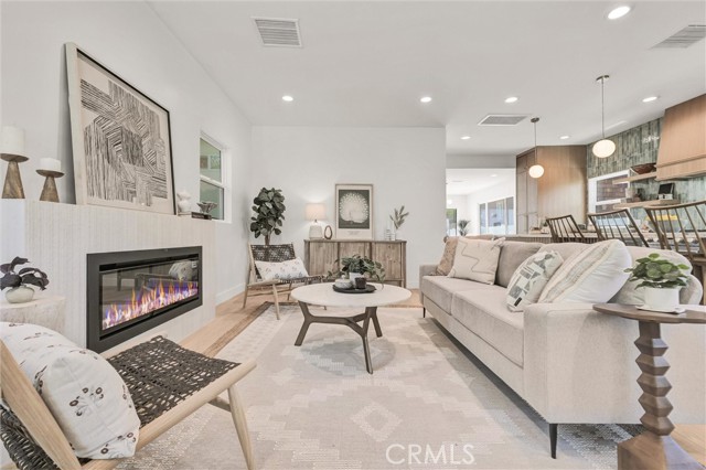 Detail Gallery Image 10 of 37 For 808 S Los Robles Ave, Pasadena,  CA 91106 - 3 Beds | 3 Baths