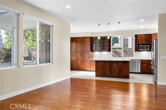 29 Mount Vernon, Irvine CA: https://media.crmls.org/medias/7a219e48-803e-4006-918d-6ca0594febf7.jpg
