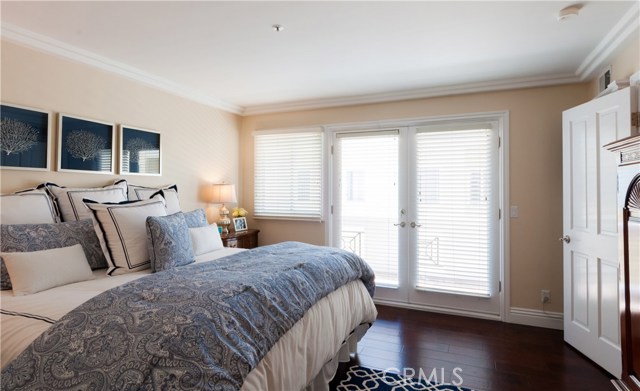 712 Manhattan Beach Boulevard, Manhattan Beach, California 90266, 3 Bedrooms Bedrooms, ,3 BathroomsBathrooms,Residential,Sold,Manhattan Beach,SB17051799