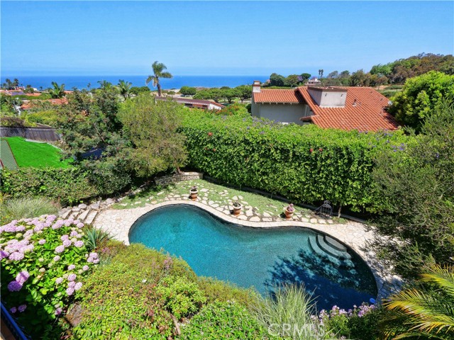 345 Palos Verdes W Drive, Palos Verdes Estates CA: https://media.crmls.org/medias/7a21c00d-b0ab-4a9e-9feb-d3a3294b6bcc.jpg