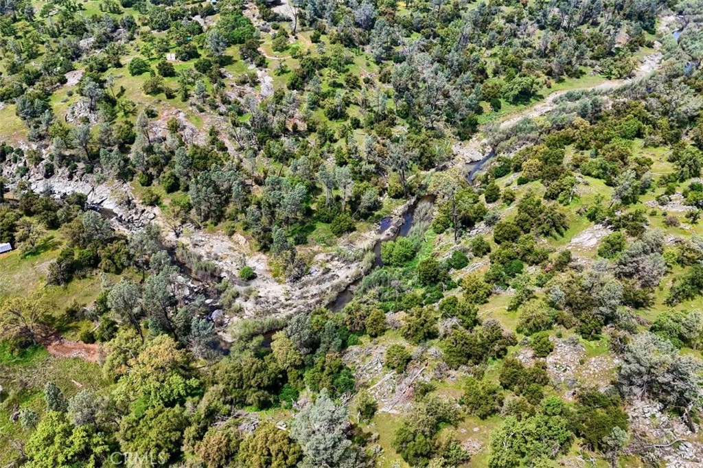 https://media.crmls.org/medias/7a222986-a6d6-4071-8a28-e0d384cdc75e.jpg?preset=X-Large
