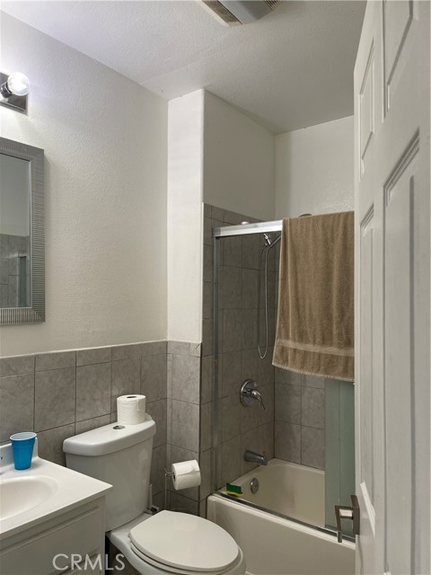Detail Gallery Image 14 of 20 For 1416 Orange, Long Beach,  CA 90813 - 6 Beds | 4 Baths