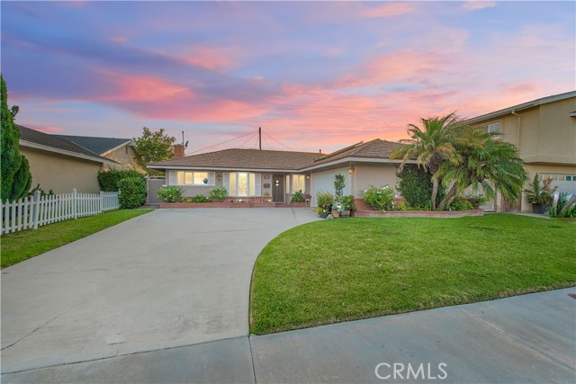 Image 3 for 15741 Aulnay Ln, Huntington Beach, CA 92647