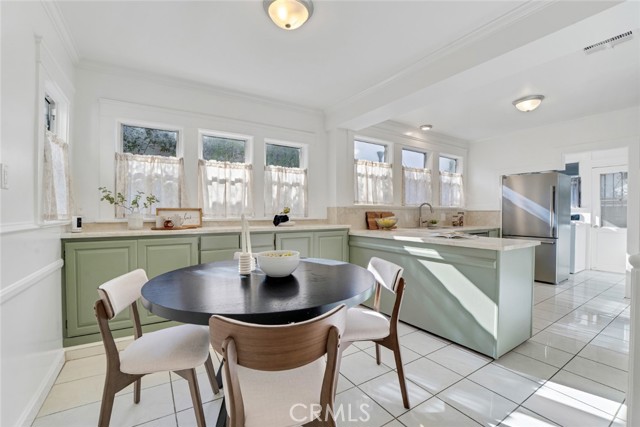 Detail Gallery Image 14 of 40 For 337 N Beachwood, Los Angeles,  CA 90004 - 3 Beds | 2 Baths