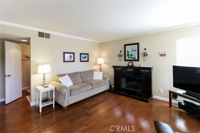 Detail Gallery Image 13 of 75 For 26845 Black Horse Cir, Corona,  CA 92883 - 3 Beds | 2/1 Baths