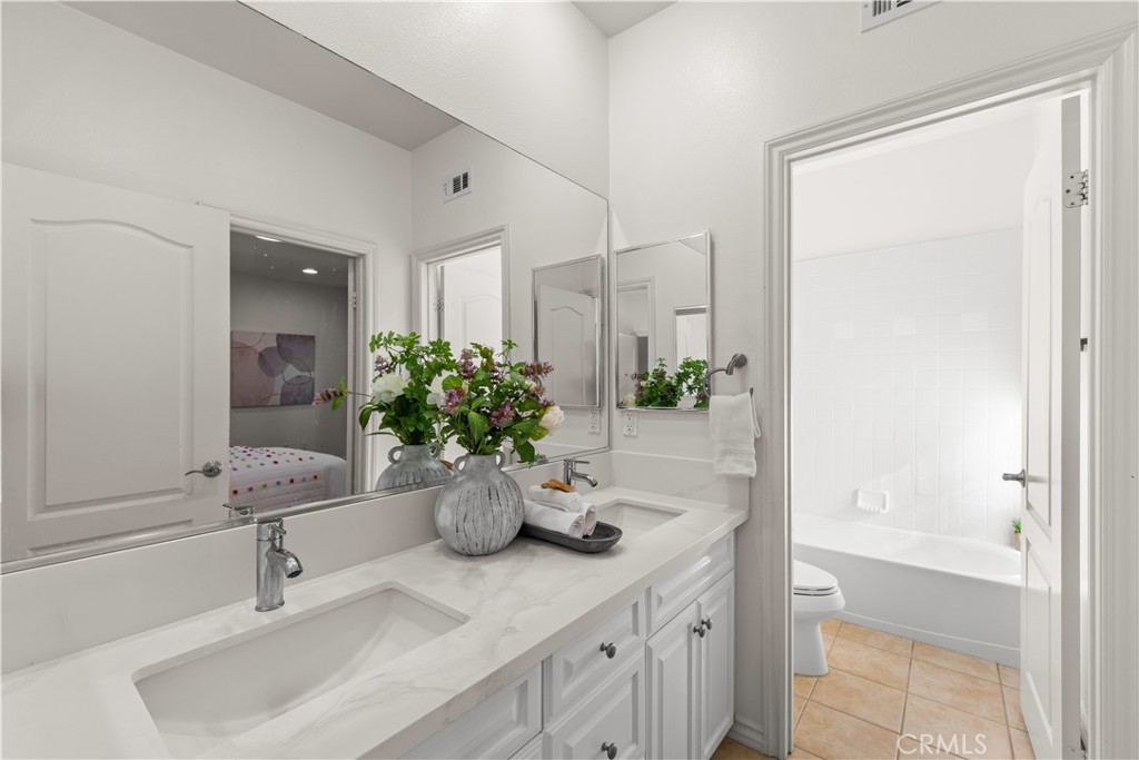 MLS #OC26153144 image #32