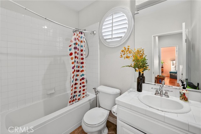 Detail Gallery Image 24 of 33 For 24332 Lorenzo, Valencia,  CA 91355 - 3 Beds | 3 Baths