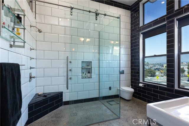 Detail Gallery Image 8 of 17 For 238 N Bush, Santa Ana,  CA 92701 - 2 Beds | 2 Baths