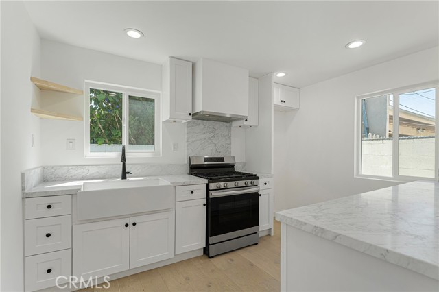 Detail Gallery Image 4 of 11 For 2742 S Sycamore, Los Angeles,  CA 90016 - 2 Beds | 1 Baths