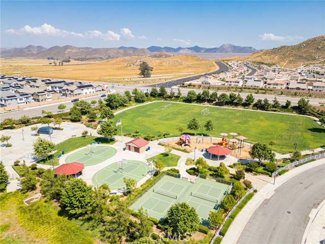 29550 Woodcreek Trail, Winchester CA: https://media.crmls.org/medias/7a24419d-56f8-4f95-9c5d-76b32866f1ad.jpg