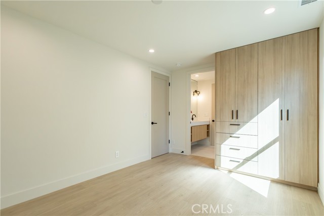 Detail Gallery Image 10 of 22 For 7913 Lasaine, Northridge,  CA 91325 - 4 Beds | 3/1 Baths