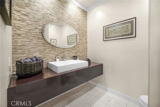5366 Collingwood Circle, Calabasas CA: https://media.crmls.org/medias/7a24d507-e811-45a4-93f2-1caa6f5a6391.jpg