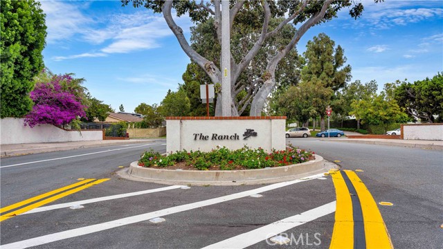 15061 Glass Circle, Irvine CA: https://media.crmls.org/medias/7a24d782-c0a7-497d-b9f9-72f942b8e9d4.jpg