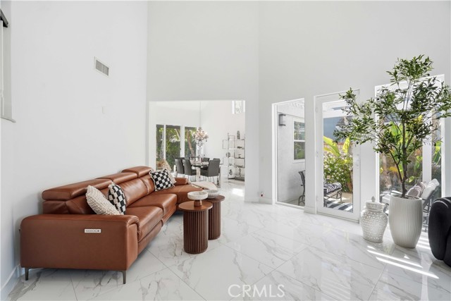 Detail Gallery Image 7 of 56 For 7600 Southby, West Hills,  CA 91304 - 5 Beds | 5 Baths