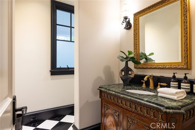 Image 40 of 71 For 11262 Skyline