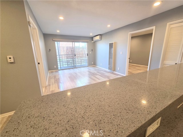 Detail Gallery Image 7 of 26 For 327 Chestnut, Long Beach,  CA 90802 - 2 Beds | 2 Baths