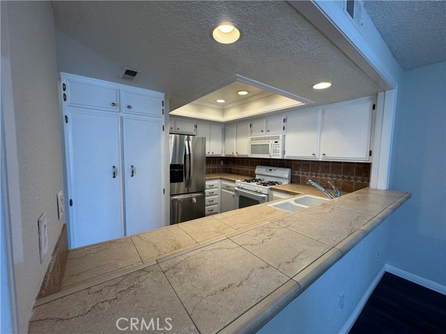 Detail Gallery Image 3 of 21 For 25621 Mont Pointe 7a,  Lake Forest,  CA 92630 - 2 Beds | 1/1 Baths