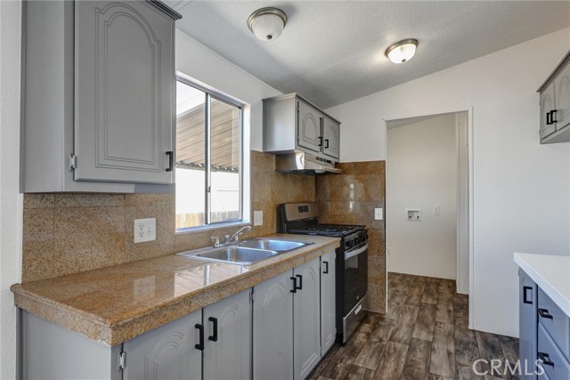 Detail Gallery Image 15 of 33 For 80 E Dawes St #202,  Perris,  CA 92571 - 3 Beds | 2 Baths