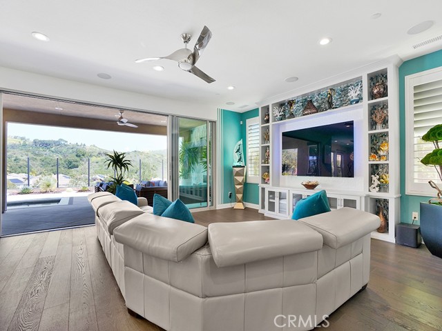 15 Cielo Azul, Mission Viejo CA: https://media.crmls.org/medias/7a26e036-df3b-4e7c-a7c6-8a589f49d23d.jpg