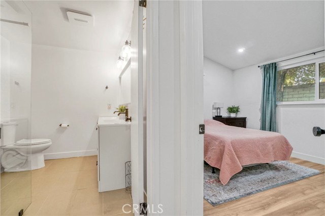 Detail Gallery Image 21 of 50 For 19118 Avenue of the Oaks #B,  Newhall,  CA 91321 - 2 Beds | 1 Baths