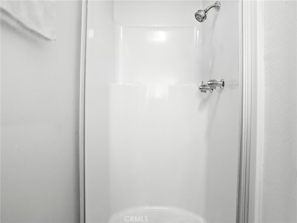 https://media.crmls.org/medias/7a27a4c5-4e4e-4550-9e54-6e254ca9ddec.jpg?preset=X-Large