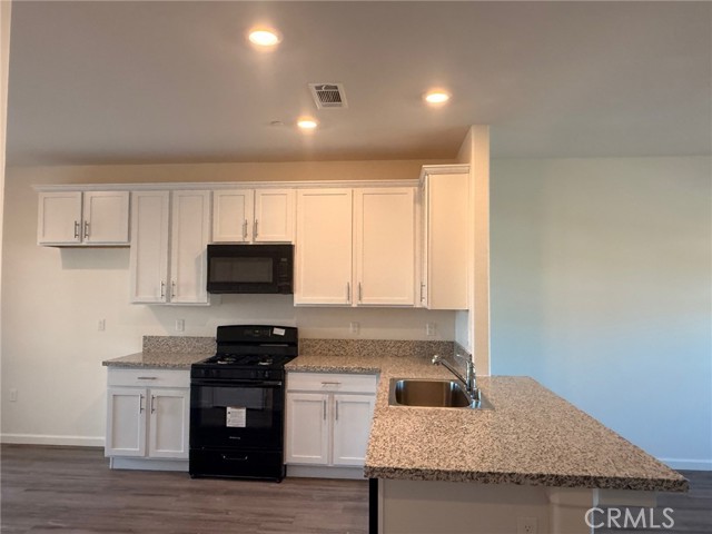 Detail Gallery Image 7 of 28 For 1105 E Orange St, Avenal,  CA 93204 - 4 Beds | 2 Baths