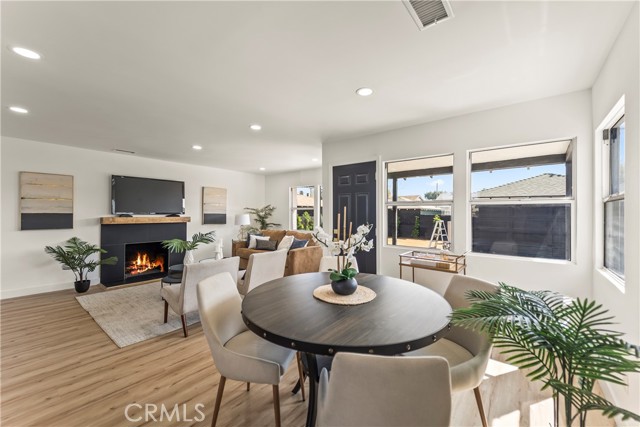 Detail Gallery Image 3 of 28 For 1616 W 108th, Los Angeles,  CA 90047 - 3 Beds | 2 Baths