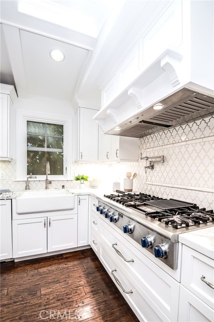 501 6th Place, Manhattan Beach, California 90266, 4 Bedrooms Bedrooms, ,2 BathroomsBathrooms,Residential,Sold,6th,SB23176896