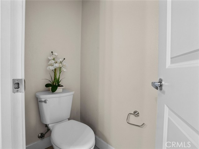 Detail Gallery Image 17 of 29 For 9881 Alburtis, Santa Fe Springs,  CA 90670 - 4 Beds | 4 Baths