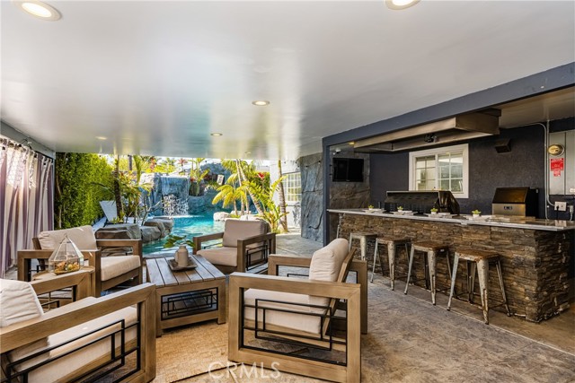 Detail Gallery Image 25 of 36 For 20402 Seven Seas Ln, Huntington Beach,  CA 92646 - 4 Beds | 3/1 Baths