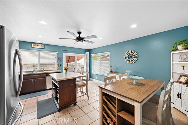 21376 Sleepy Glen Lane, Rancho Santa Margarita CA: https://media.crmls.org/medias/7a2ab5c0-efb0-401d-aa03-1625a256c6b0.jpg