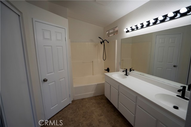 15488 Aveiro Road, Fontana CA: https://media.crmls.org/medias/7a2ae201-8de5-4740-a149-738c07cf7cff.jpg
