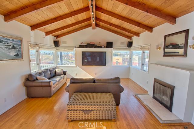 304 Avenue E, Redondo Beach, California 90277, 6 Bedrooms Bedrooms, ,4 BathroomsBathrooms,Residential,Sold,Avenue E,SB13009871